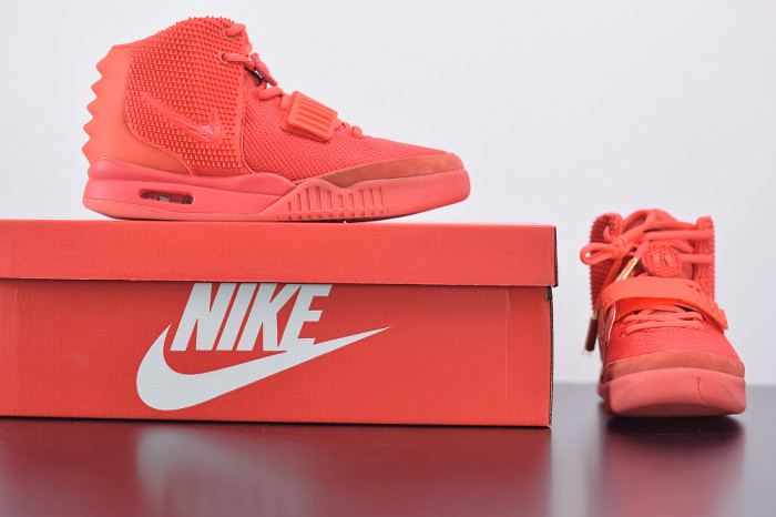 Nike Air YEEZY 2 “Red October” 508214-660