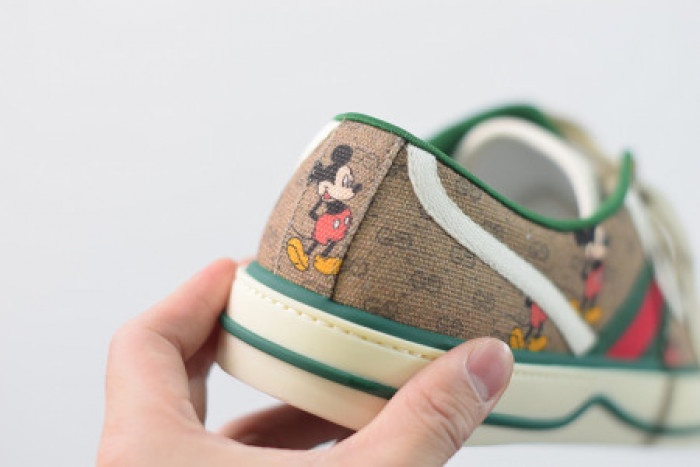 GUCC RHYTON SNEAKER 19668 DRW00 2088