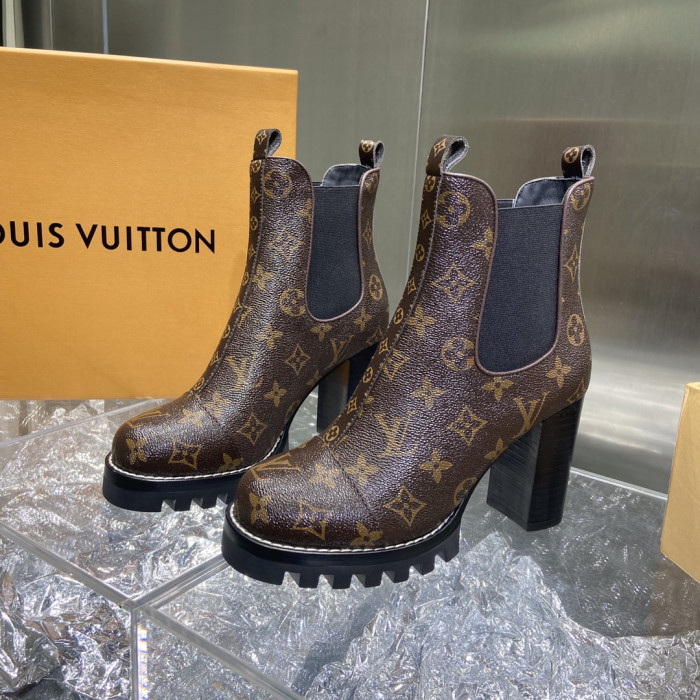 LOUS VUITO BROWN STAR TRAIL ANKLE BOOTS