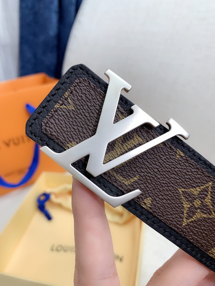 Loui Vuitto Belt-4CM